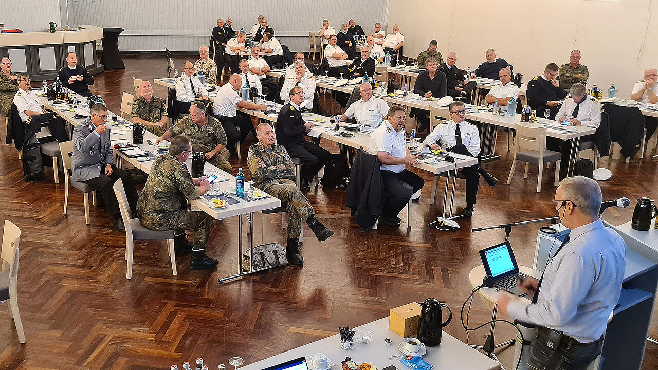 Alterssicherungsseminare bereiten Soldaten auf wesentliche Veränderungen in ihrem Leben vor. Foto: DBwV/LV Nord
