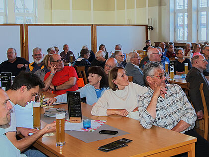 Das aufmerksame Plenum bei der Mitgliederversammlung der KERH Sonthofen verfolgt interessiert den Vortrag von Notarin Cathrin Caspary zu den „Grundzügen der Nachlassplanung“. Foto: Wolfgang Kruse