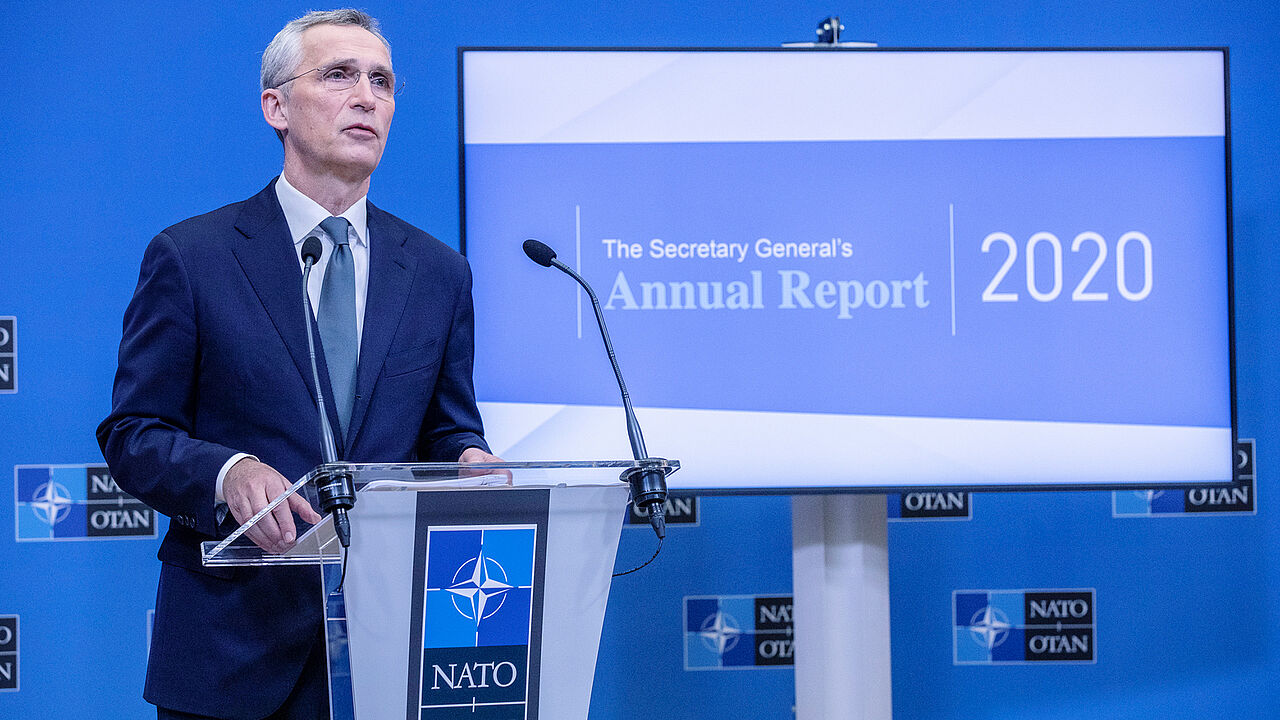 Nato-Generalsekretär Jens Stoltenberg sprach in seinem Bericht u.a. über die Verteidigungsausgaben der Bündnispartner, wichtige Modernisierungen sowie die zukünftige Ausrichtung der Nato. Foto: Nato