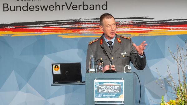General Kai Rohrschneider (Abteilungsleiter Führung Streitkräfte), war ebenfalls als Redner auf der Tagung. Foto: DBwV/Mario Firyn