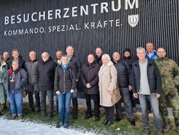 Gründungsmitglieder der Kameradschaft ERH Calw im Besucherzentrum des KSK in Calw. Foto: KERH Calw