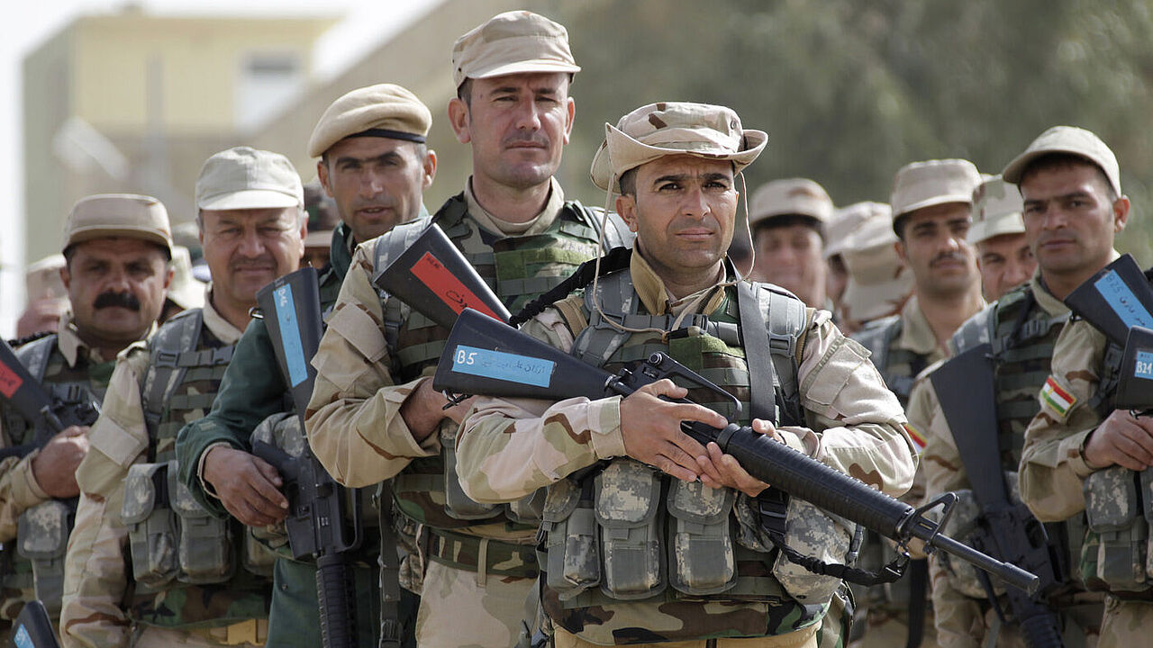 Peschmerga trainieren in der Kaserne in Erbil. Auch die Ausbildungsunterstützungsmission der Bundeswehr im Nordirak wird in der kommenden Woche im Bundestag beraten. Foto: Bundeswehr/Bienert