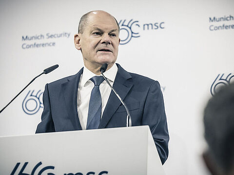 Bundeskanzler Olaf Scholz forderte auf der Münchner Sicherheitskonferenz die EU-Staaten zu mehr Finanzhilfen für die Ukraine auf. Foto: MSC