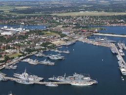 Der Marinestützpunkt Kiel während der Kieler Woche im vergangenen Jahr. Foto: Bundeswehr/Björn Wilke