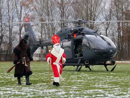 Standesgemäß fliegt der Nikolaus normalerweise beim HSG 64 mit einem Hubschrauber zur Geschenkeübergabe ein. Archivbild: DBwV/TruKa Laupheim