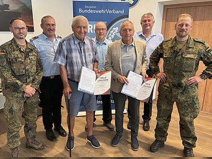 Die Kameradschaft ERH Regen feierte ihr 30-jähriges Bestehen mit Gästen aus Politik, Bundeswehr und Landesverband Süddeutschland und würdigt zwei Mitglieder für 50 Jahre Treue zum DBwV. Foto: KERH Regen, M. Hauf