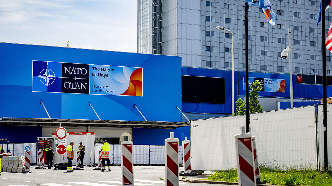 Die Vorbereitungen auf den NATO-Gipfel in Den Haag laufen auf Hochtouren. Foto: picture alliance/Robin Utrecht