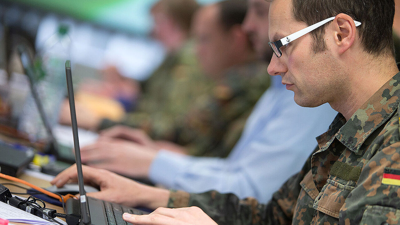die Agentur für Innovation in der Cybersicherheit, kurz Cyberagentur, soll ihren Sitz zunächst in Halle (Saale) haben.Die Agentur für Innovation in der Cybersicherheit, kurz Cyberagentur, wird getragen vom Verteidigungsministerium und vom Bundesinnenministerium. Foto: Bundeswehr/Tom TwardDie Agentur für Innovation in der Cybersicherheit, kurz Cyberagentur, wird getragen vom Verteidigungsministerium und vom Bundesinnenministerium. Foto: Bundeswehr/Tom Twardy Foto: Bundeswehr/Tom Twardy