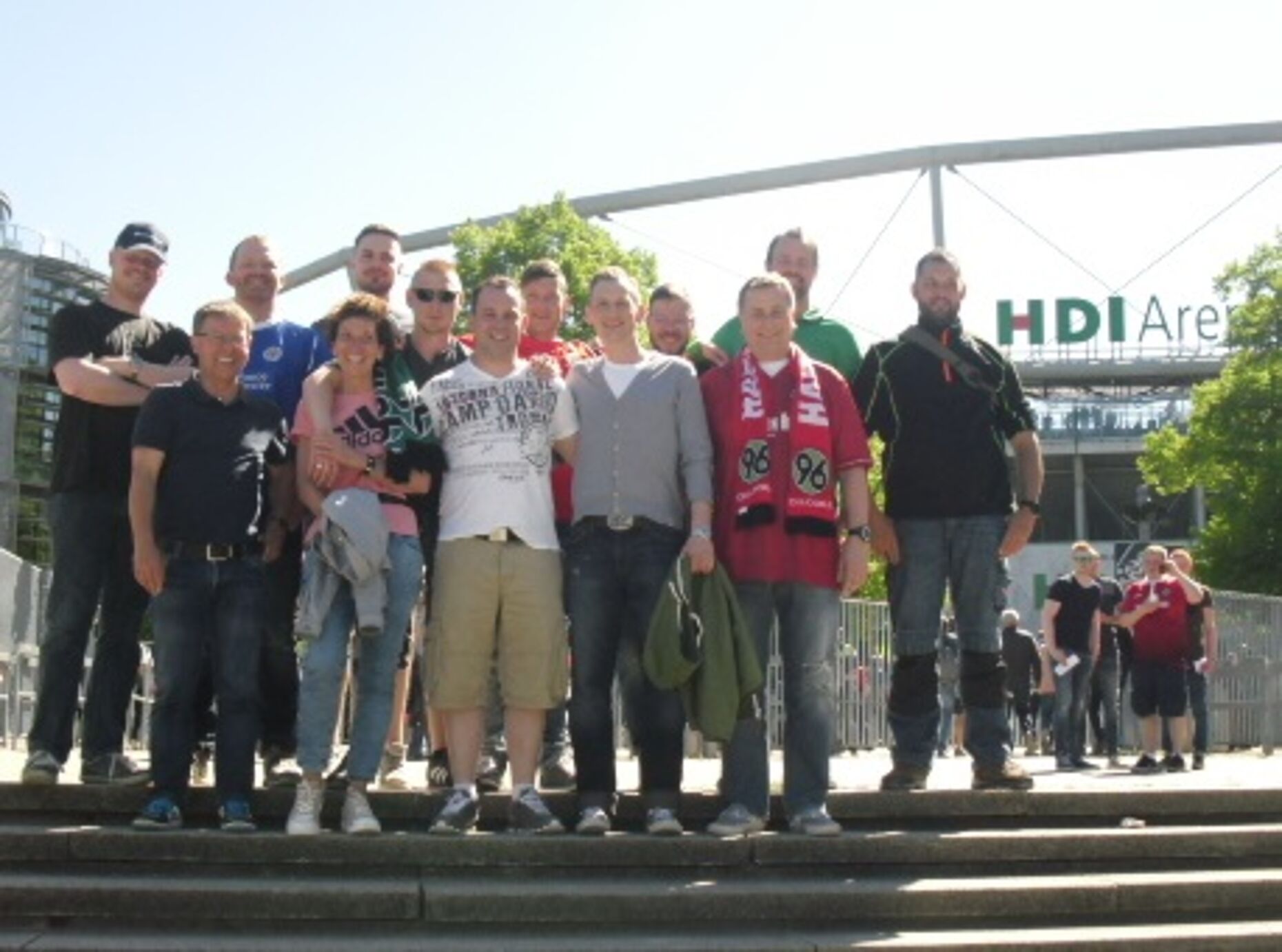 Mitglieder der sTruKa des Abgesetzten Technischen Zug 242 erlebten den Klassenerhalt von Hannover 96 Foto: sTruKa AbgTZg 242