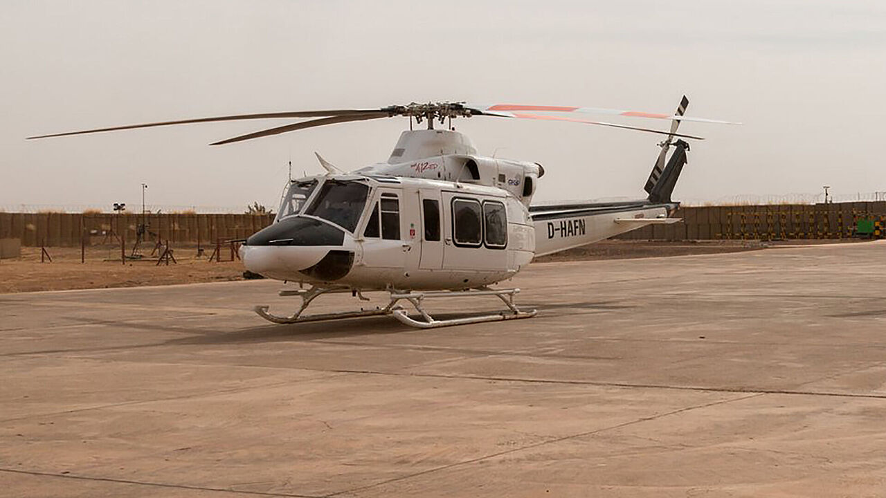 Der Rettungshubschrauber gehört nach diesen Angaben der Global Helicopter Services (GHS), einem zivilen Vertragspartner, der in Mali im Einsatz ist. Foto: Twitter/Bundeswehr im Einsatz
