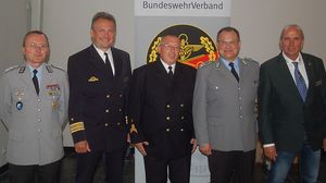 v.l.: Struckmeier, Thiele, Haardt, Brandes und der Standortbeauftrage Sigurd Prinz