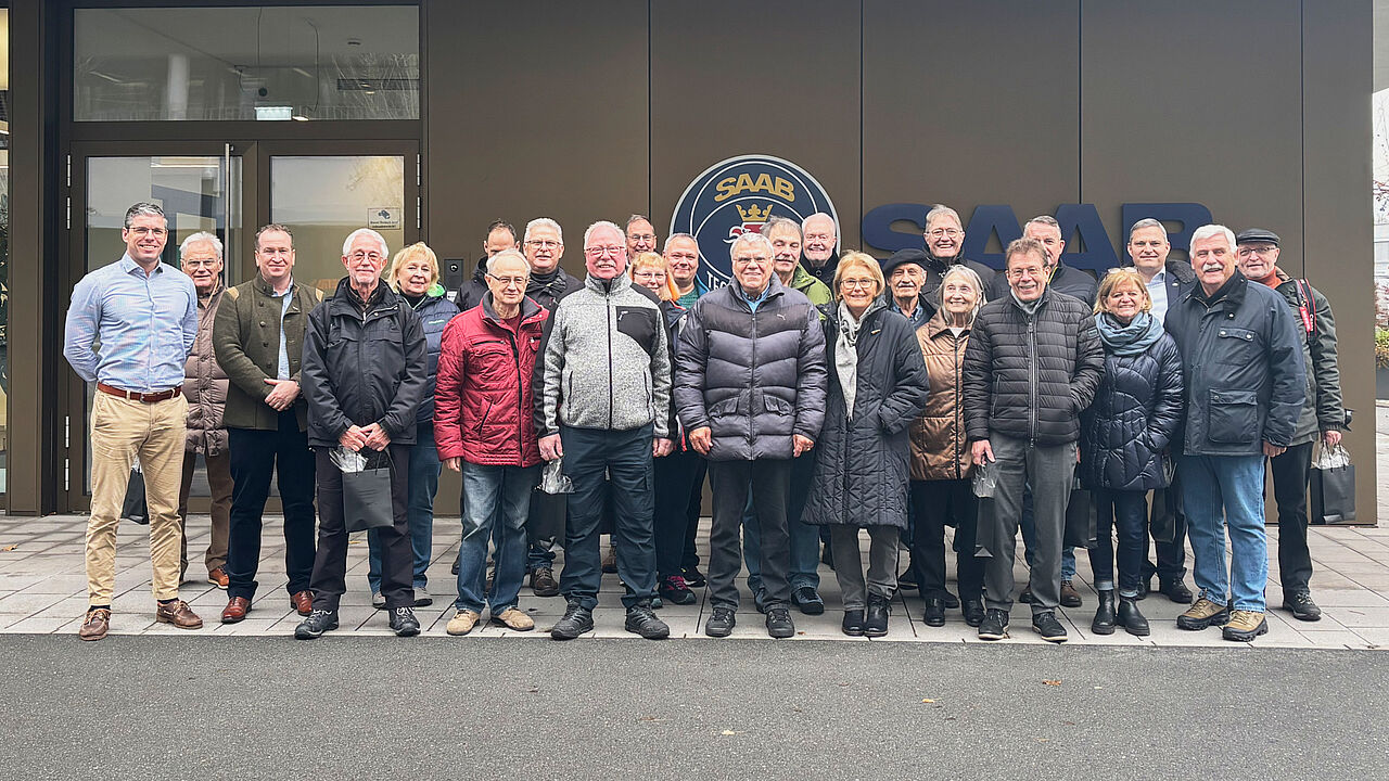 Mitglieder der Kameradschaft ERH Nürnberg besuchten den Standort Nürnberg der Saab-Group – ein schwedisches Unternehmen, das weltweit für innovative Sicherheits- und Verteidigungstechnologien steht. Foto: Katharina Wagner/Saab-Group