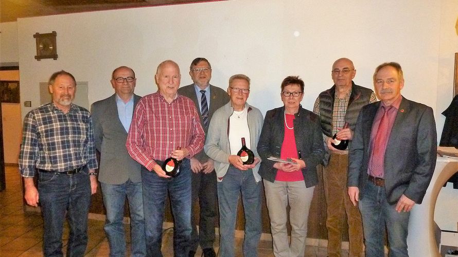 Karlheinz Thürauf und Wolfgang Mika, Wilfried Wagner, Uwe Paul, Wilfried Hüllen, Monika Krombach, Jürgen Pleitz, und Vorsitzender Reinhold Wolpert (v.l.) Foto: DBwV/Reinhold Wolpert