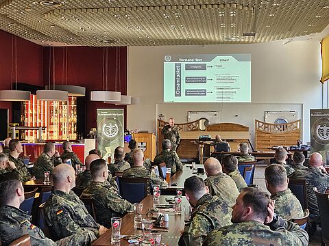 Versammlung der Truppenkameradschaft Panzertruppenschule. Foto: DBwV
