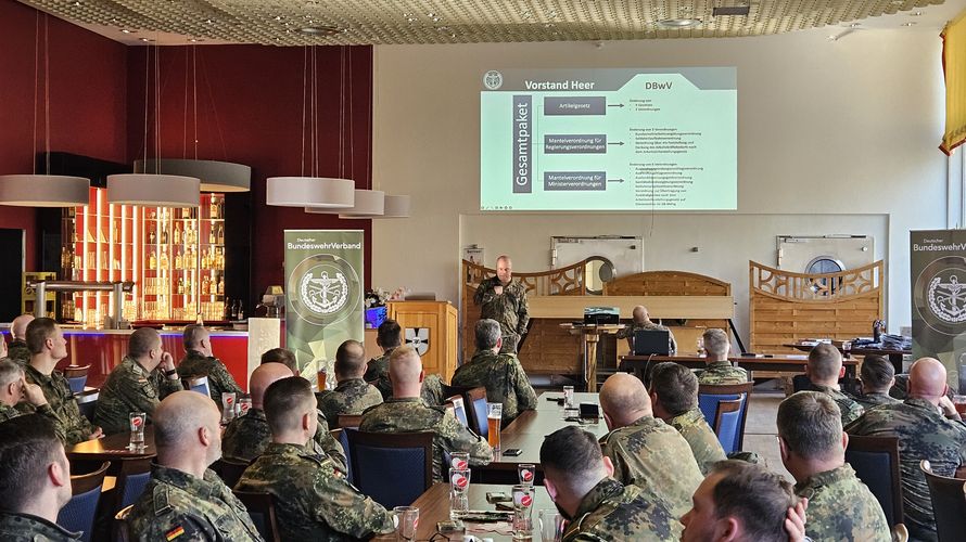 Versammlung der Truppenkameradschaft Panzertruppenschule. Foto: DBwV