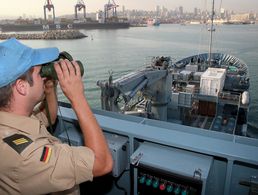 Seit mehreren Jahrzehnten engagiert sich die Bundeswehr weltweit in Friedensmissionen der Vereinten Nationen, so auch bei UNIFIL vor der Küste des Libanons. Foto: Bundeswehr/Andrea Bienert