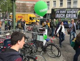 Für die Besucher der Netzkonferenz "re:publica"  kaum zu übersehen: Der Werbetruck der Bundeswehr. Foto: privat