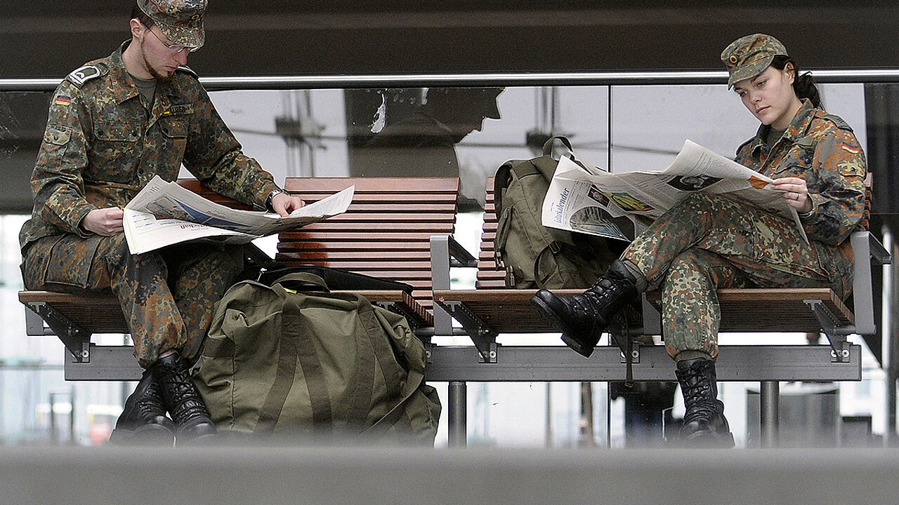 Mit Beginn des Wochenendes begeben sich die Soldaten mit der Bahn oder anderen Transportmitteln auf die Heimfahrt zu ihren Familien. Foto: Bundeswehr/Stollberg