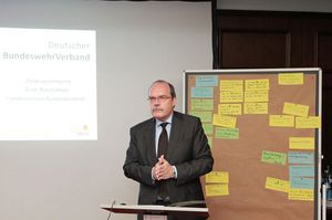 StHptm a.D. Hartmut Schönmeyer spricht über Versorgungsänderungsgesetzt und Rentenentwicklung