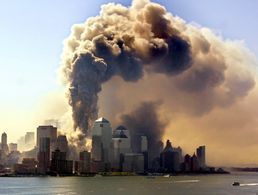 New York, 11. September 2001: Die Anschläge auf das World Trade Center und das Pentagon wirken bis heute nach. Foto: picture-alliance / dpa | Hubert Boesl