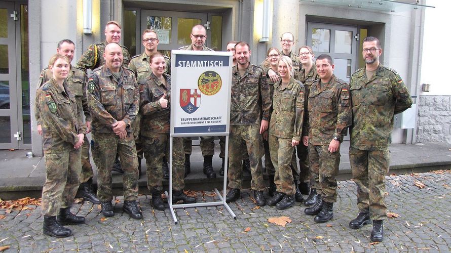 Sie gründeten einen DBwV-Stammtisch: Mitglieder der TruKa Sanitätsregiment 2 "Führungsbereich Koblenz". Foto: DBwV/Arleth