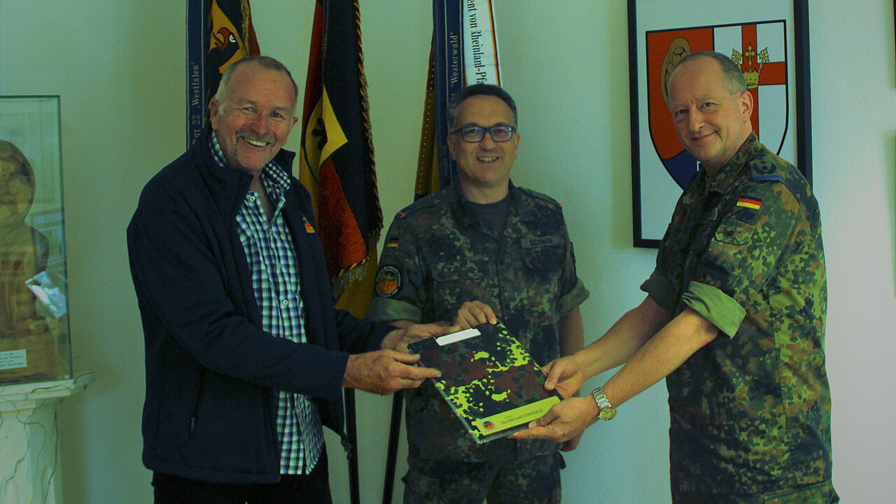 „Ausbildungsunterstützung“ der besonderen Art durch den DBwV. Foto: TruKa SanRgt 2