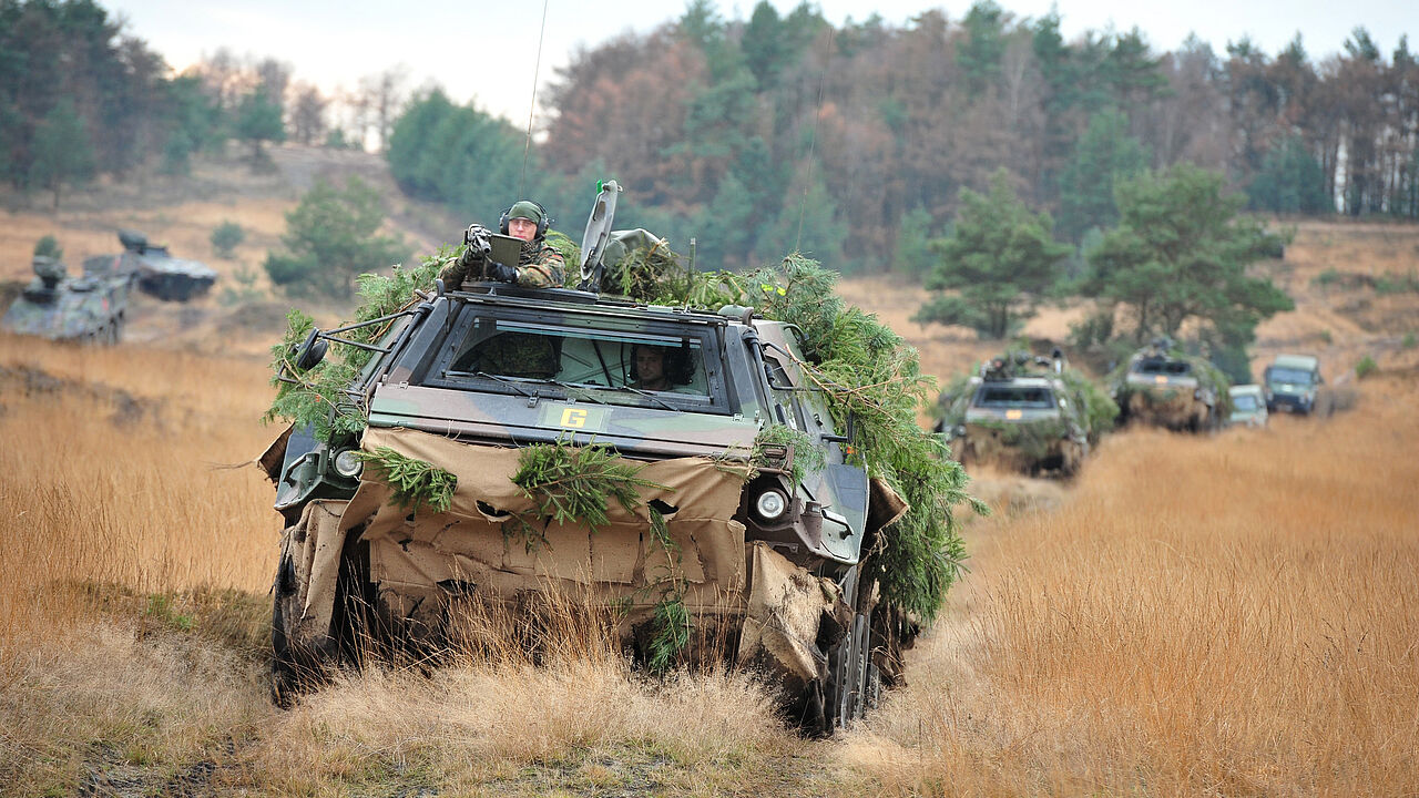 Fahrzeuge vom Typ Transportpanzer Fuchs des Jägerbataillons 291 auf dem Truppenübungsplatz Bergen Foto: Bundeswehr