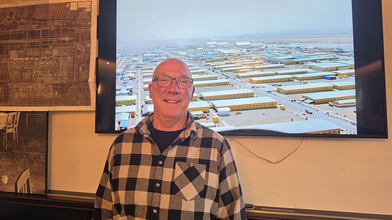 Einen interessanten Vortrag, der von der Authentizität und der Nähe an den herausfordernden Aufgaben überzeugte,  hielt                                                                       StHptm a.D. Edgar Carl anlässlich des Veteranentages bei der KERH Sankt Augustin.  Foto: KERH