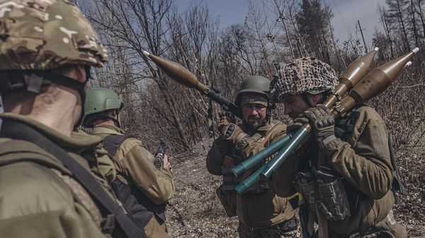 Ukrainische Soldaten im März 2023. Der Krieg dauert jetzt schon über ein Jahr. Foto: picture alliance / AA | Diego Herrera Carcedo