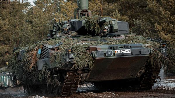 Nur eine von vielen Beschaffungs-Baustellen: Der Schützenpanzer Puma gilt zwar als hochmodern, ist jedoch einer großen zeitlichen Verzögerung und hoher Kostensteigerung unterworfen. Foto: Bundeswehr/Maximilian Schulz