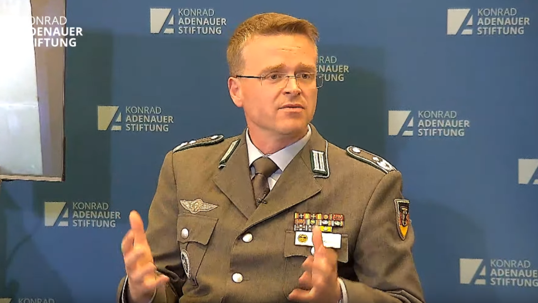 Für den Tag nach der Bundestagswahl im kommenden September fordert Oberstleutnant André Wüstner eine frühzeitige Positionierung mit Blick auf die Sicherheitspolitik und am besten gleich eine klare Sicherheitsstrategie. Foto: Screenshot DBwV