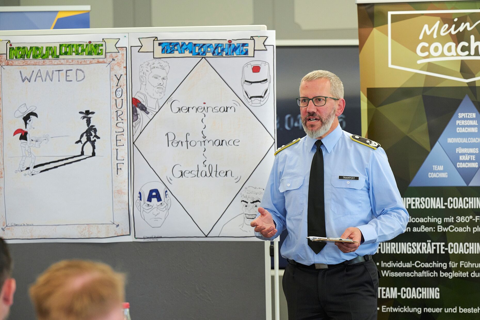 Oberstleutnant Heiko Trampert stellte Coaching- und Unterstützungsangebote des Zentrums Innere Führung vor. Foto: Ingo Kaminsky