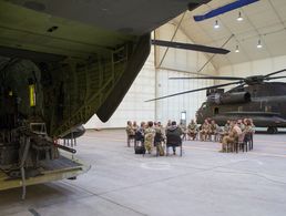 Beim Besuch der Verteidigungsministerin in Afghanistan klagten Bundeswehrsoldaten im Dezember 2017 ihr Leid Foto: Bundeswehr/Jane Schmidt