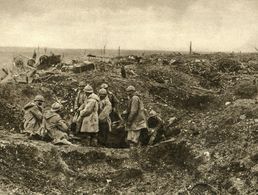 Französische Soldaten während des Ersten Weltkriegs. Der Einsatz von Artillerie und Maschinengewehr führten zu massiven Verlusten  Foto: ChezOC/Shotshop/picture alliance