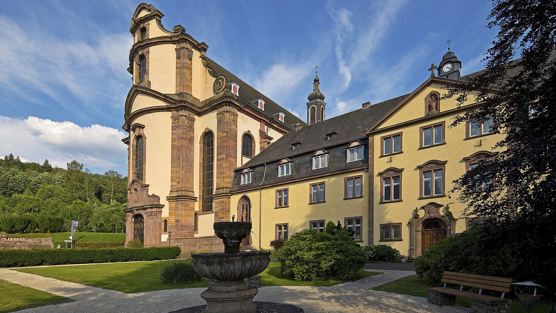 Das Kloster Himmerod in der Eifel. Foto: picture alliance / imageBROKER / Stefan Ziese