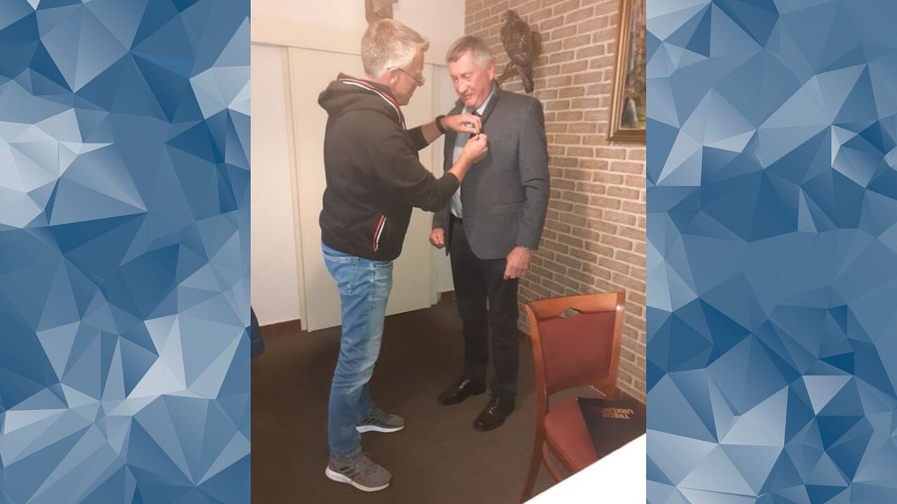 Bodo Bettge-Redöhl (links) mit dem Jubilar Wilhelm Cohrs. Foto: DBwV