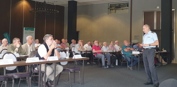 Auf die Wichtigkeit und Bedeutung des Heimatschutzes ging der Kommandeur des Landeskommandos Berlin, Brigadegeneral Jürgen Uchtmann in seinem Vortrag ausführlich ein. Foto: Steffen Braun