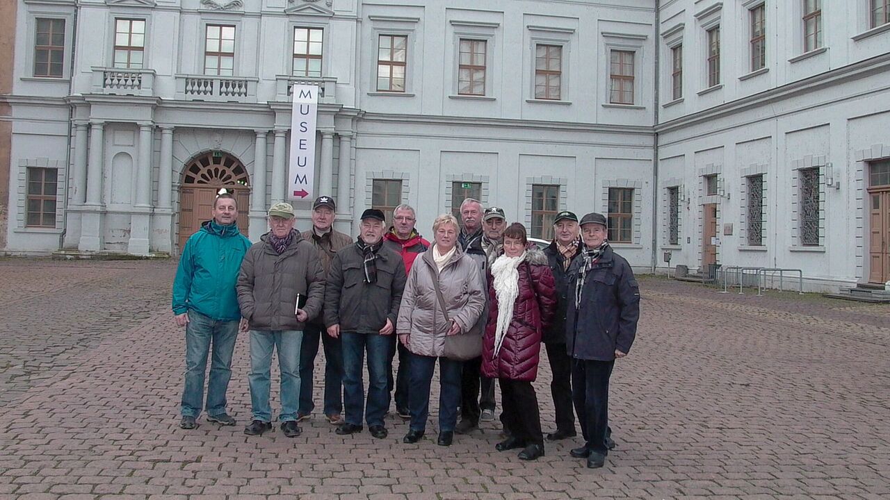 Die Teilnehmer der KERH vor dem Schlossmuseum Weißenfels Foto: KERH/Grunert