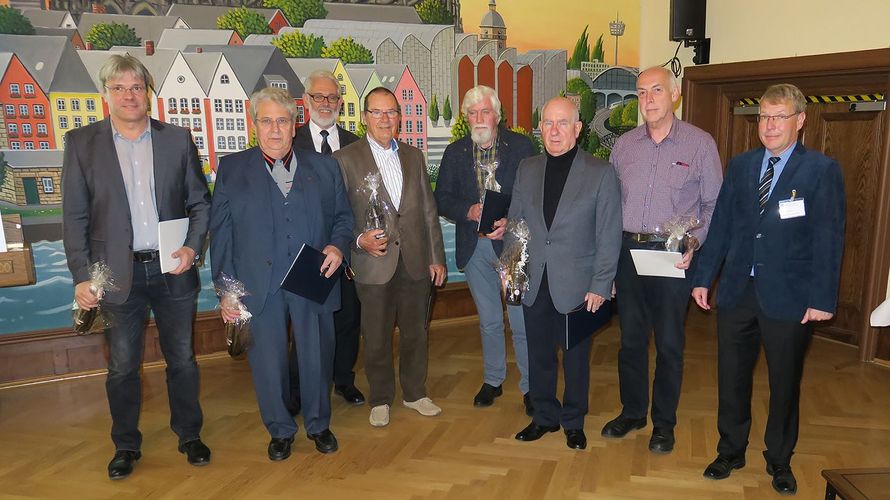 Der Landesvorsitzende Thomas Sohst und der KERH-Vorsitzende Peter Donner gratulierten zahlreichen Mitgliedern für 25, 40 und 50 Jahre Mitgliedschaft im DBwV. Foto: Günther Siegel