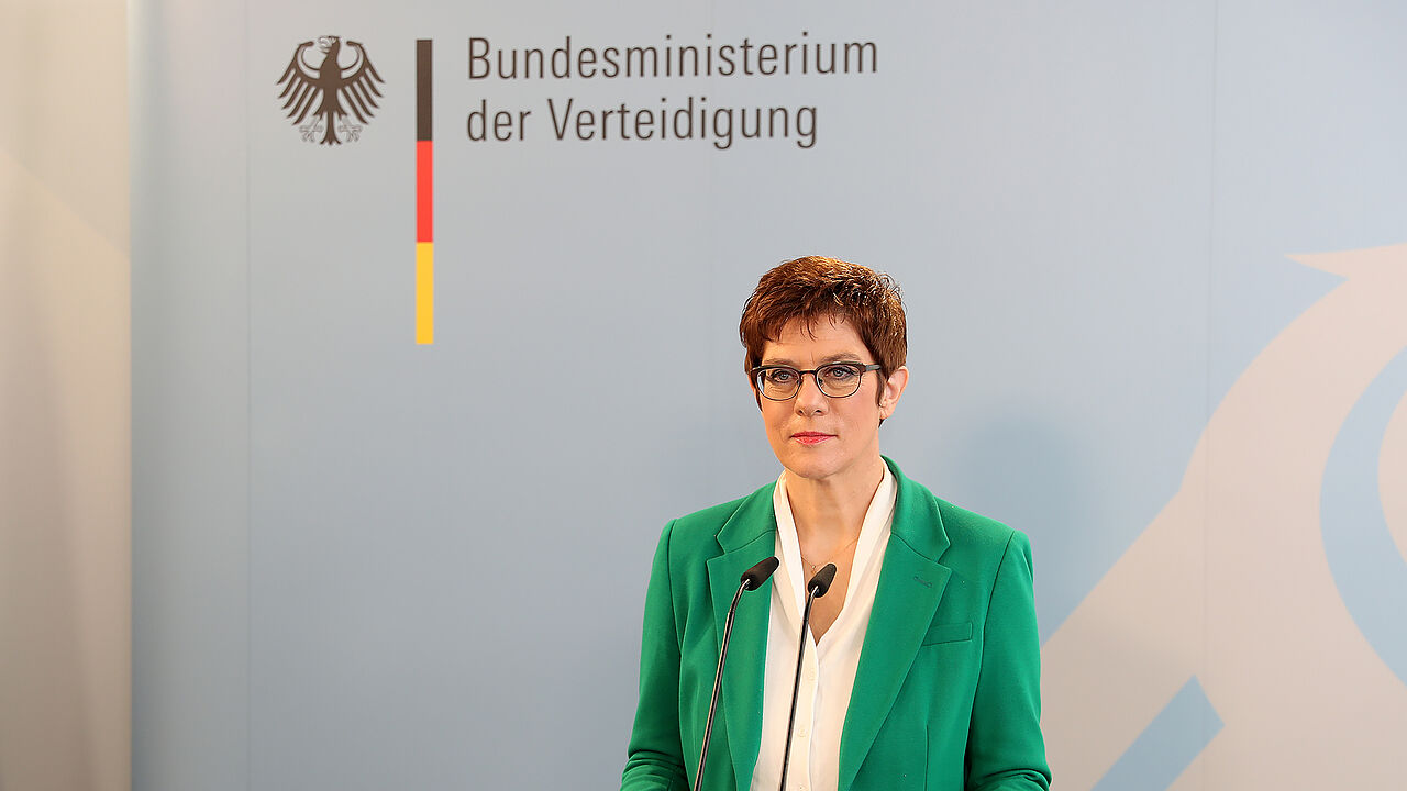 In ihrer Grundsatzrede betonte die Verteidigungsministerin Annegret Kramp-Karrenbauer, dass man die USA, den "stärksten und größten Partner im Bündnis", weiter dringend brauchen werde. Foto: Bundeswehr