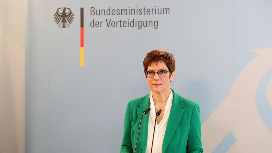 In ihrer Grundsatzrede betonte die Verteidigungsministerin Annegret Kramp-Karrenbauer, dass man die USA, den "stärksten und größten Partner im Bündnis", weiter dringend brauchen werde. Foto: Bundeswehr