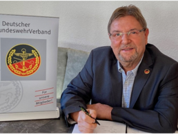 KERH-Vorsitzender Stabsfeldwebel a.D. Michael Lipp plant die Veranstaltungen für das Jahr 2022. Archivbild: sKERH Augsburg