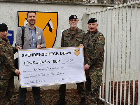 Die Oberstabsgefreite Yvonne Günther (von links) und Malte Schierenberg sowie die Stabsfeldwebel Dirk Kernchen und Jörg Hansen. Foto: DBwV