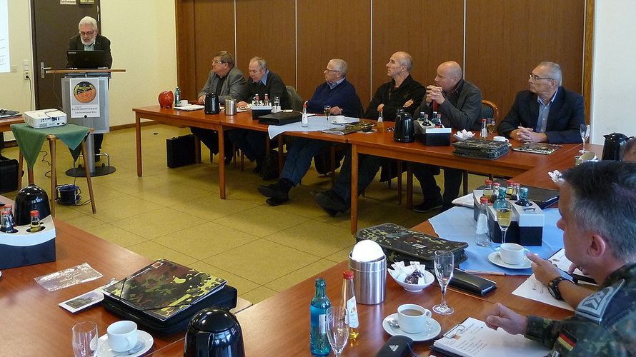 Zahlreiche Informationen aus erster Hand gab es bei den Tagungen mit Mandatsträgern auf Bezirksebene, wie hier Bezirk 5 (Oberhessen) in Frankenberg/Eder (Foto: DBwV Bezirk II/5)