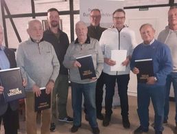 Geehrte und Mandatsträger während der Vorstandssitzung. Foto: LV Nord