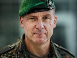 Brigadegeneral Christoph Huber (49) war 2017 in Litauen. Seit 2024 ist er Kommandeur der neuen Panzerbrigade 45. Foto: Bundeswehr/Jana Neumannn