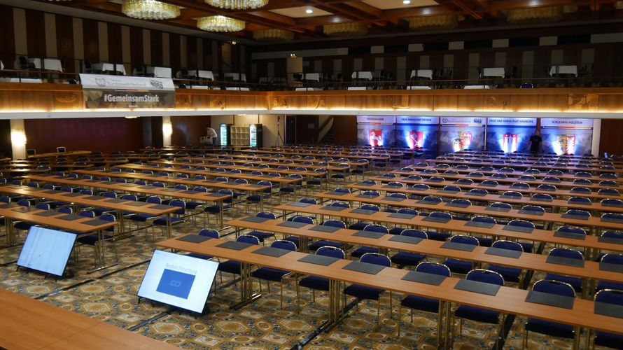 Im große Tagungssaal des Maritim-Hotels in Travemünde treffen sich ab dem 3. Juni 240 Delegierte des Landesverband Nord. Foto: DBwV