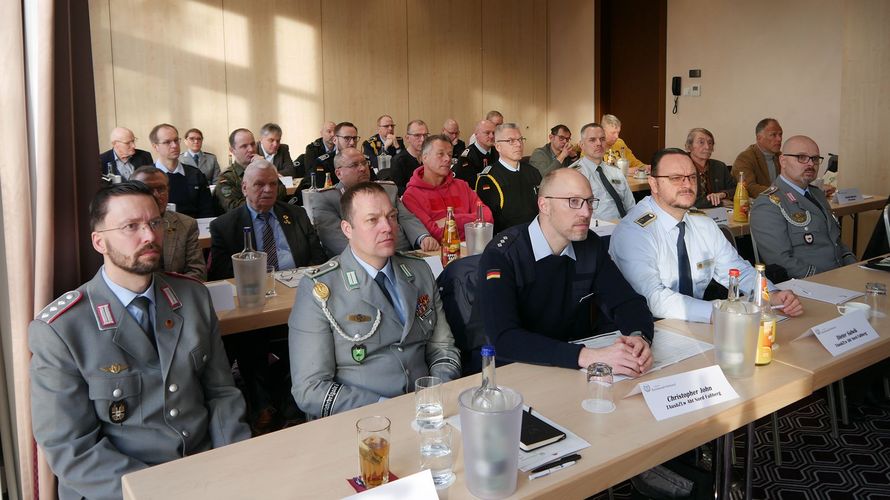 In Adendorf nahmen rund 30 Mandatsträger aus dem Bezirk 4 teil. Foto: DBwV
