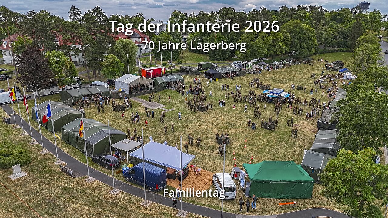 Begegnungen, Gespräche und strahlende Gesichter: Das Familienfest zum Tag der Infanterie begeisterte zahlreiche Besucher auf dem Lagerberg. Foto: Bundeswehr/Malte Egenolf