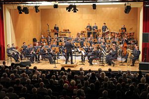 Konzert des Luftwaffenmusikkorps Erfurt unter Leitung von Oberstleutnant Burkard Zenglein.